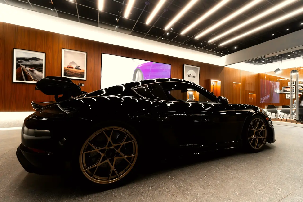 Showroom teşhir alanı ve ürün aydınlatması